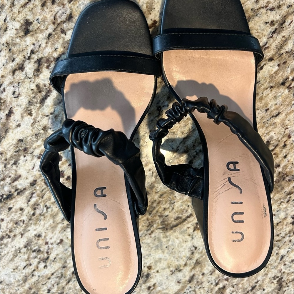 Unisa Black Heels